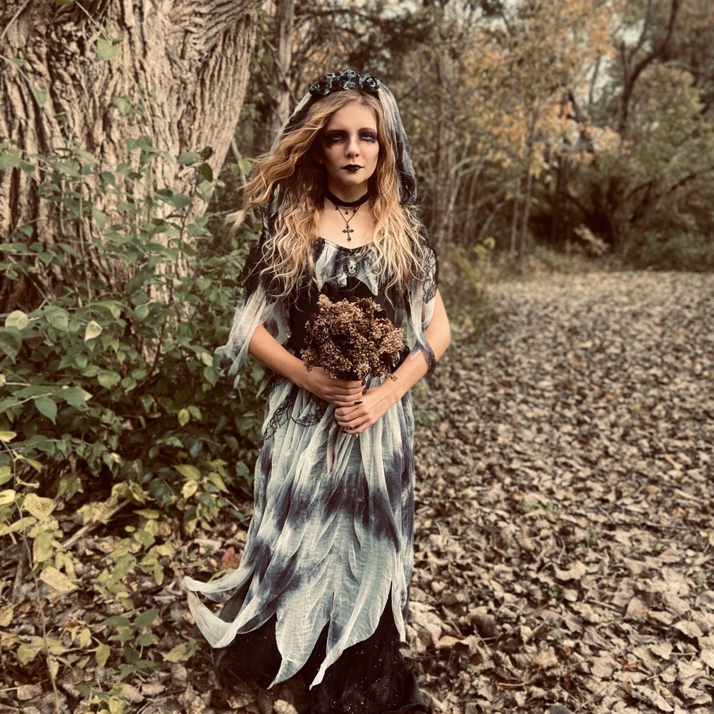 Spirit Halloween Dead Bride Costume